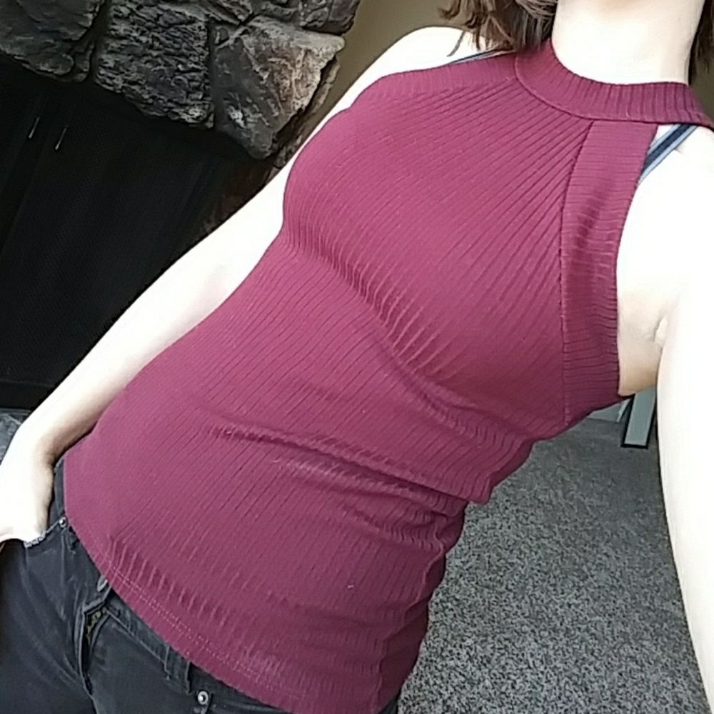 Justify Wine Red Top